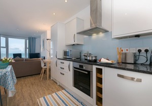 SeaCrest, St Ives - Sleeps 10 - Views - Parking for Two Cars