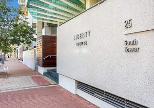 Seaside Apartment With Lap Pool, Sauna and Gym