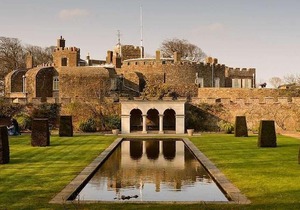 Seaside Chalet - Sleeps 6