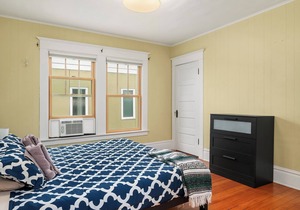 Seattle Vacation Home: New Queen Anne - Great Location | Spacious Master Suite! | 5 Star Hospitality