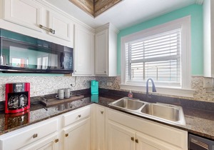 Second Floor Condo a/Ocean View, Shared Pool & Hot Tub, High-Speed WiFi, & W/D