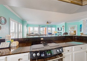 Second Floor Condo a/Ocean View, Shared Pool & Hot Tub, High-Speed WiFi, & W/D