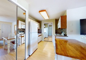 Second-Floor Condo w/Private Balcony, Shared Tennis, Racquetball, & Pools