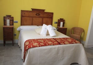 Self catering La Alvardana for 9 people