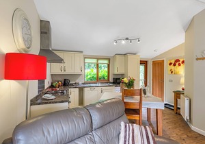 Semi-detached deluxe lodge offering the perfect romantic retreat.