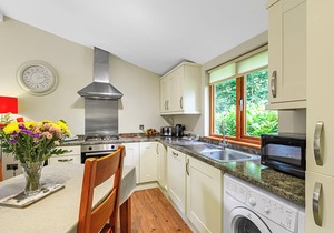 Semi-detached deluxe lodge offering the perfect romantic retreat.