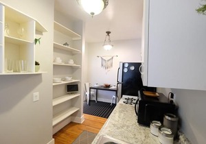 Shelter In Place Here! Relaxing 1 Br Near Lower Greenville Free Parking