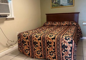 Shore Beach Houses - 41 B Lincoln Avenue