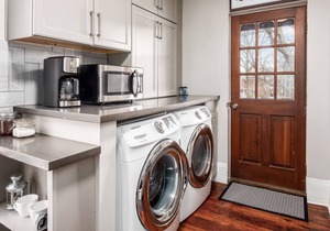 Short North- 53 1/2 -- LOVELY SHORT NORTH 2BR APARTMENT l FREE P