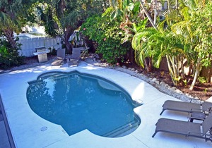 Siesta Key Beachside Vacation Rental W/Heated Pool – Walk to Beach and More