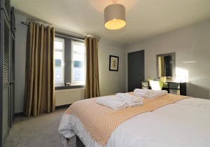 Signature - Burnbank House Hamilton