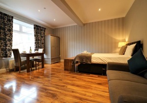 Signature - Linden Cottage Room 1