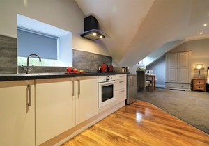 Signature - Linden Cottage Room 3