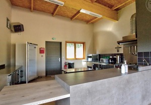 Single-story chalet with terrace, pets allowed