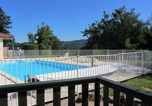 Single-story chalet with terrace, pets allowed