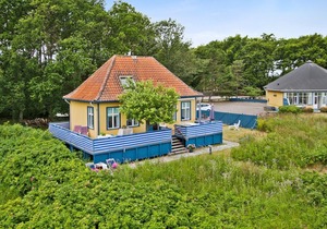 Skaerven Beachfront Cottage