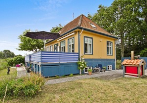 Skaerven Beachfront Cottage