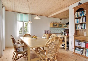 Skaerven Beachfront Cottage