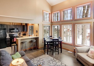 Ski-In 5BR Retreat @ Boyne Mtn - Walk to Lifts & Fun!