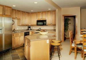 Ski-In Condo with Access to Sauna, Pool + Hot Tub