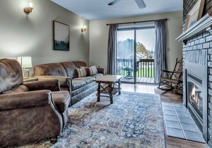 Ski-in/Ski-out 2 Bed, 2 Bath condo Holiday Valley