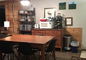 Ski -In/Ski-Out- Cozy 3 Bedroom No Stairs (1 Night Rentals Ok)
