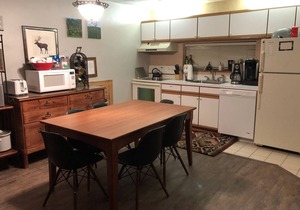 Ski -In/Ski-Out- Cozy 3 Bedroom No Stairs (1 Night Rentals Ok)