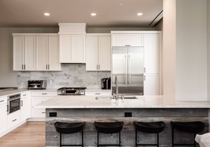 Skyview Penthouse- Luxury penthouse in downtown Bozeman with 30 night minimum