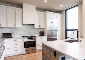 Skyview Penthouse- Luxury penthouse in downtown Bozeman with 30 night minimum