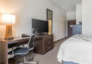 Sleep Inn & Suites West des Moines Near Jordan Creek