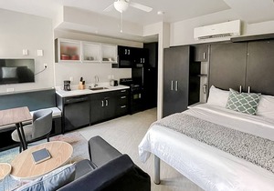 Sleepover: Amazing Studio - Downtown Springfield