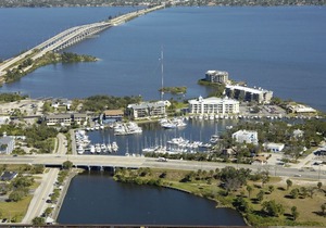 Sleeps 12! Three Comfy Units Near Attractions, Pool, Free Parking