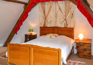 Small and neat cottage in Limeuil with room for 4 people.