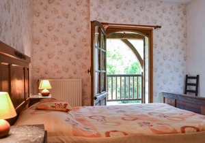 Small and well-kept cottage in Limeuil with room for 4 people.