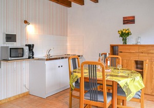 Small and well-kept cottage in Limeuil with room for 4 people.