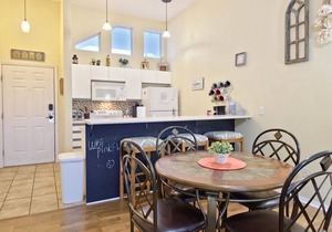 Small Lake and Golf Course Views~Dogs Ok~By Strip