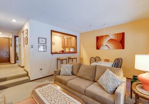 Snowater Condo #33 - Fireplace - WiFi - Sleeps 4