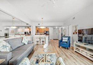 🌅 Snowbird Deal ⛱️Partial Gulf View~Onsite Bistro and Bar-Palms 21204