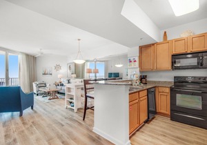 🌅 Snowbird Deal ⛱️Partial Gulf View~Onsite Bistro and Bar-Palms 21204