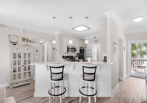 Snowbird Special Jan Feb! 🌊Canal View~pools~Walk2Beach~2BR Sandpiper Cove 4114