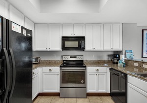 Snowbird Special! Relax in Style at Palms 2916 – Monthly Winter Rates 🌴