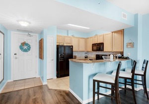 Snowbird Special! Relax in Style at Palms 2613 – Monthly Winter Rates 🌴