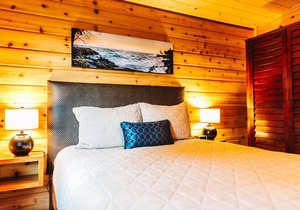 Snug Harbor Resort and Marina - One Bedroom Waterfront Suite