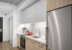 Snug Kendall Square Studio w/Gym, near MIT & MGH by Blueground