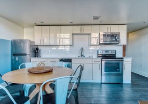Sosuite | 3BR Loft w Gym, Lounge, Shared Laundry