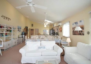 South end Townsend Inlet Beachblock townhome is located only 7th from the ocean!