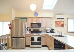 South end Townsend Inlet Beachblock townhome is located only 7th from the ocean!