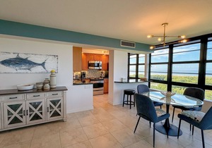 South Seas Tower 4- 812: Beautifully Updated; Large Balcony