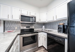 South Shore 1 bdrm! Gameroom! Mini-Golf/Indoor Hottub/Pickleball/Tennis & More