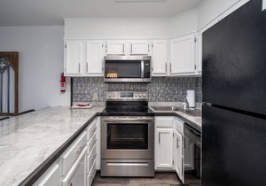South Shore 1 bdrm! Gameroom! Mini-Golf/Indoor Hottub/Pickleball/Tennis & More